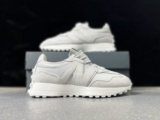 New Balance 327