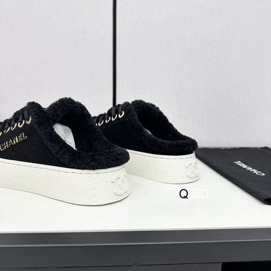 Chanel CC Tweed Sneakers – Black