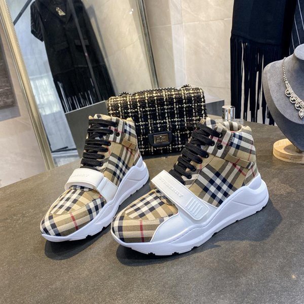 Burberry Regis Sneaker