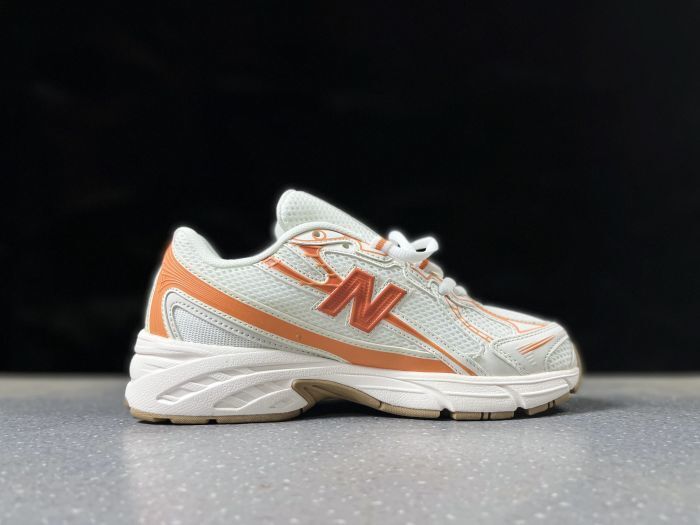 New Balance 740