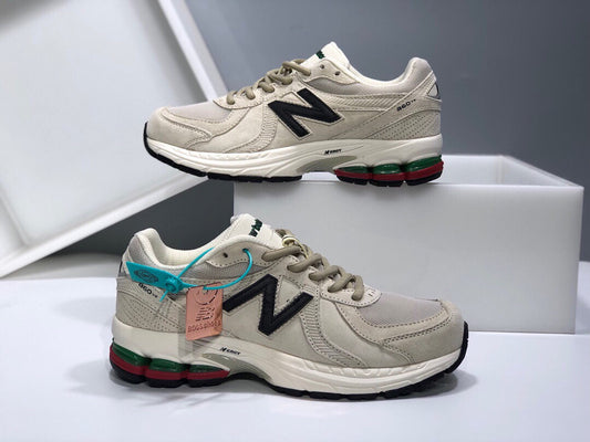New Balance 860