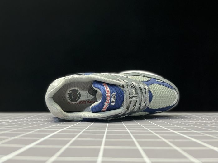 New Balance 990