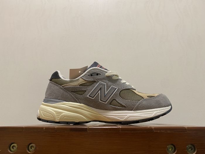 New Balance 990