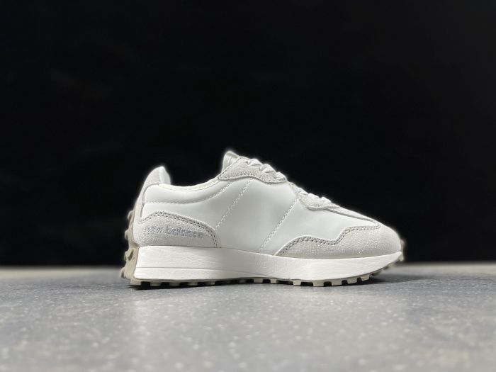 New Balance 327