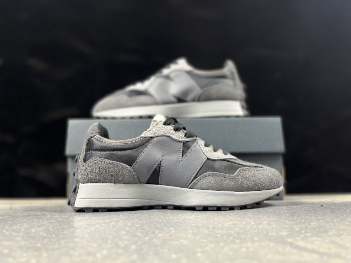 New Balance 327