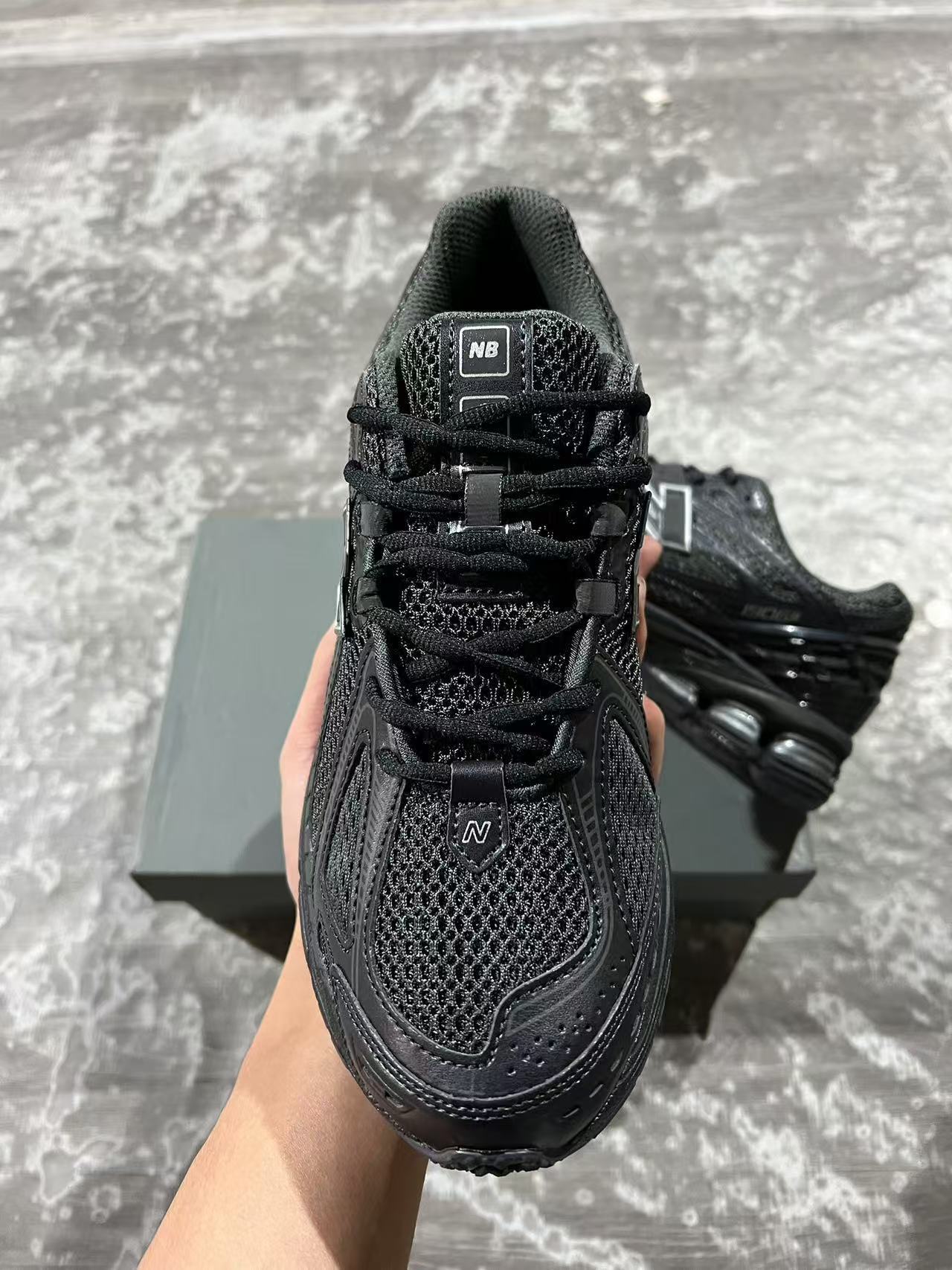 New Balance 1906R