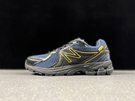 New Balance 860