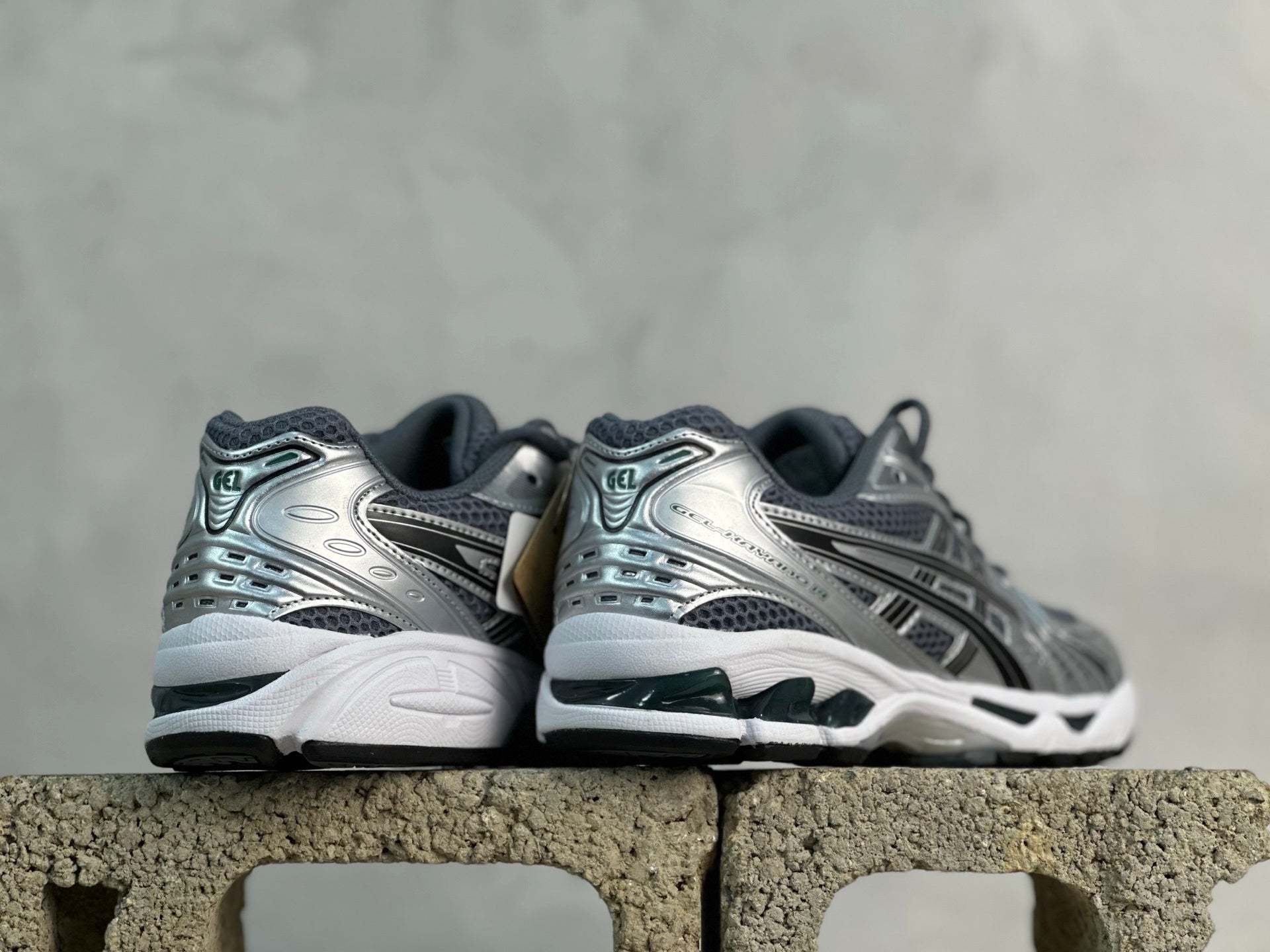 ASICS GEL-Kayano 14