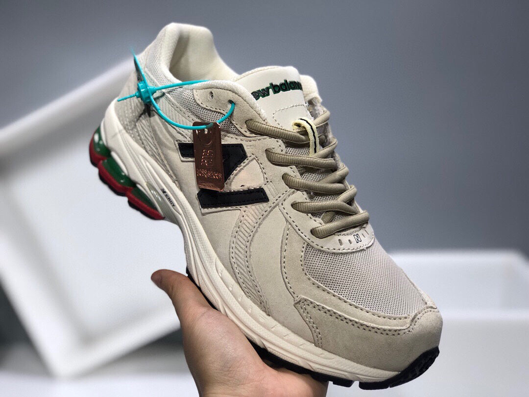 New Balance 860