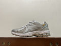 New Balance 860