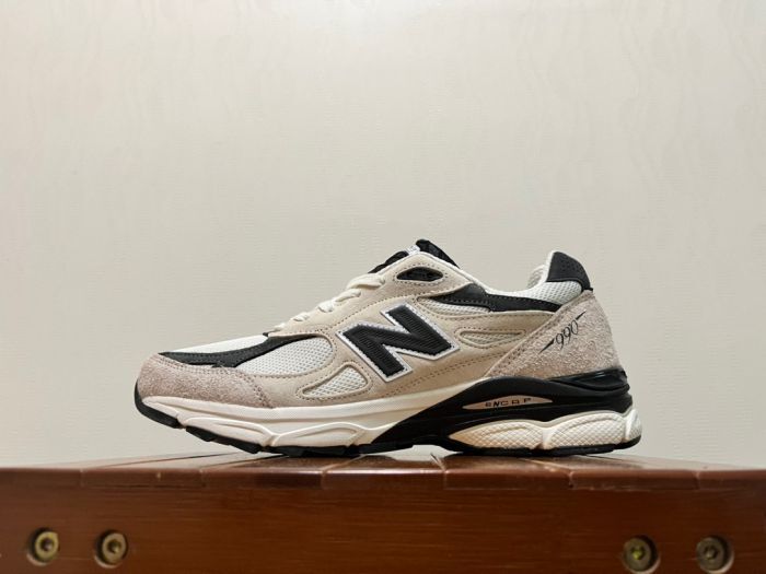 New Balance 990
