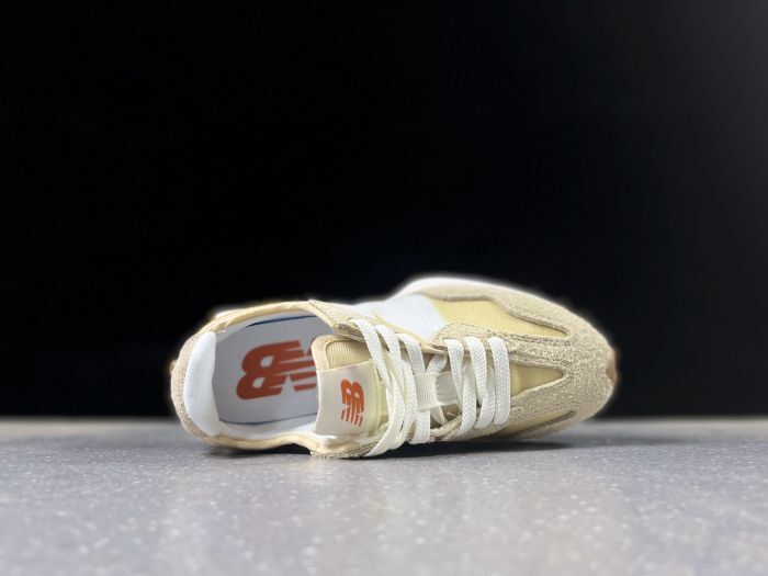 New Balance 327