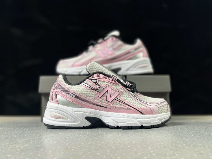 New Balance 740