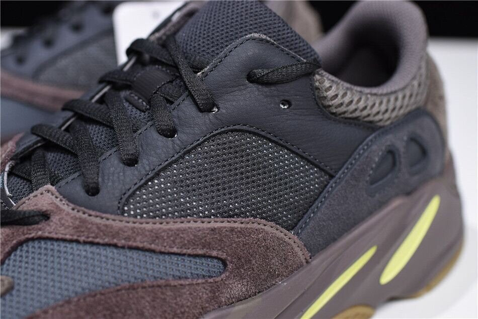 Adidas Mauve Horizon 700