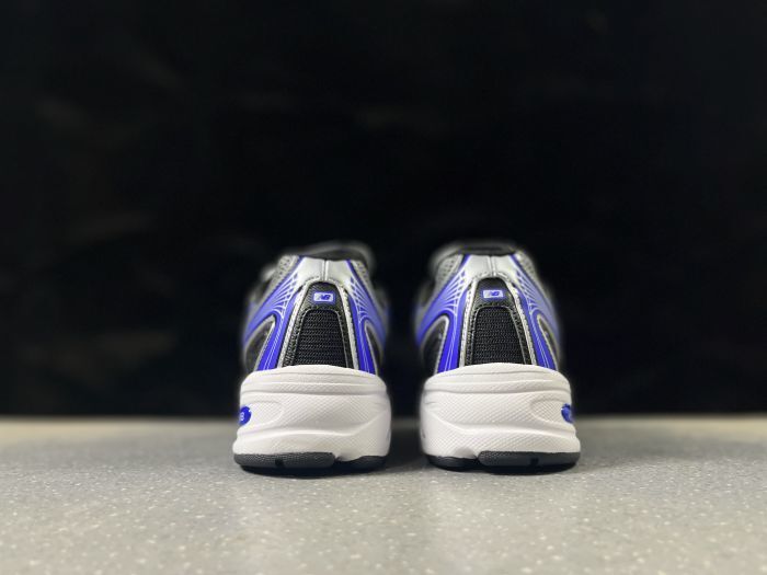 New Balance 740