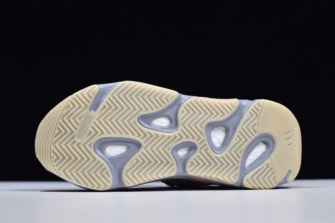 Adidas Inertia Flux 700