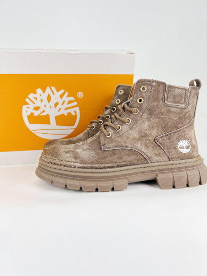 Timberland Distressed Chukka Boots