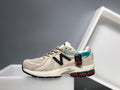 New Balance 860