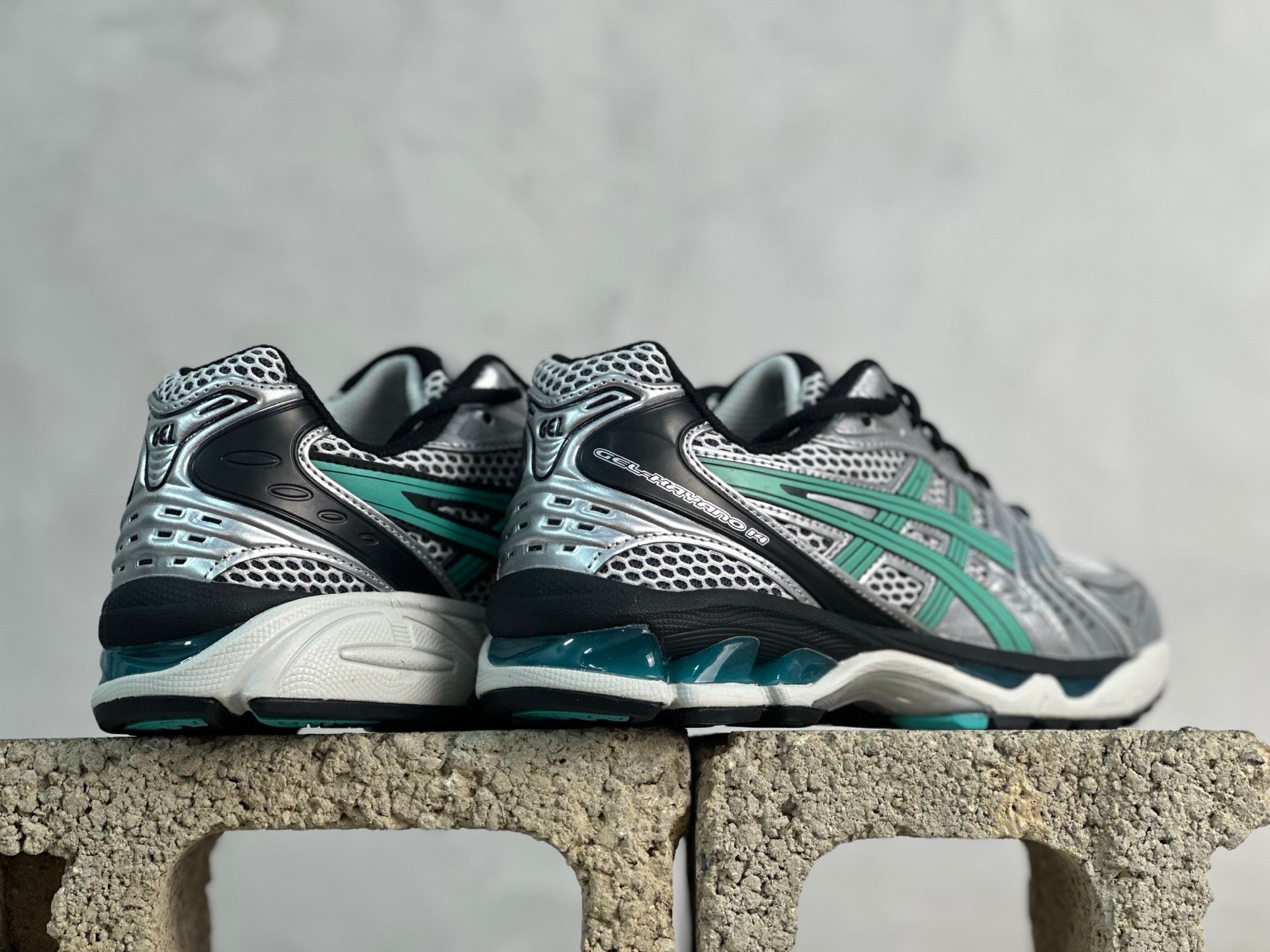 ASICS GEL-Kayano 14