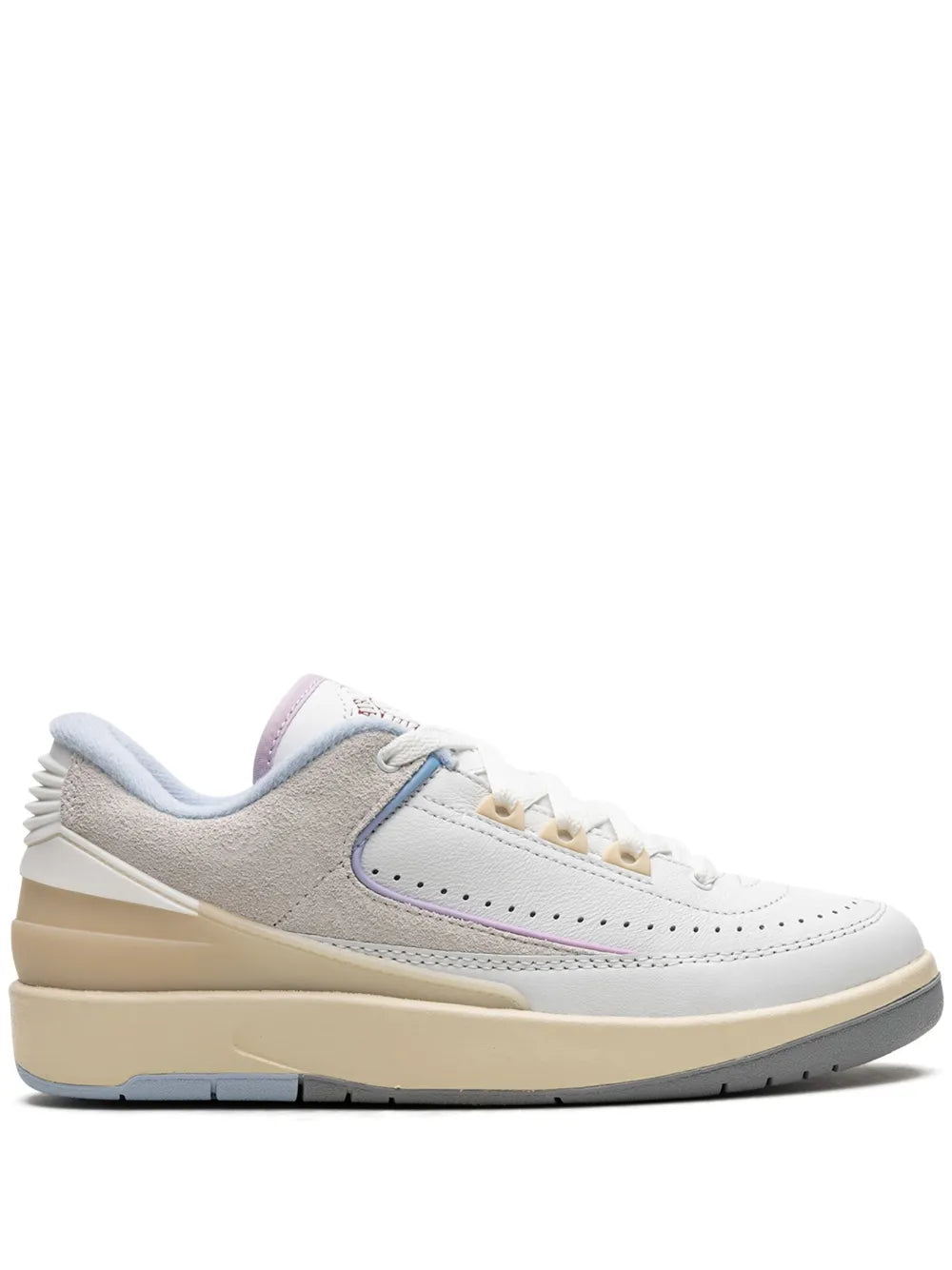 Nike's Air Jordan 2 Low Bianco/Beige