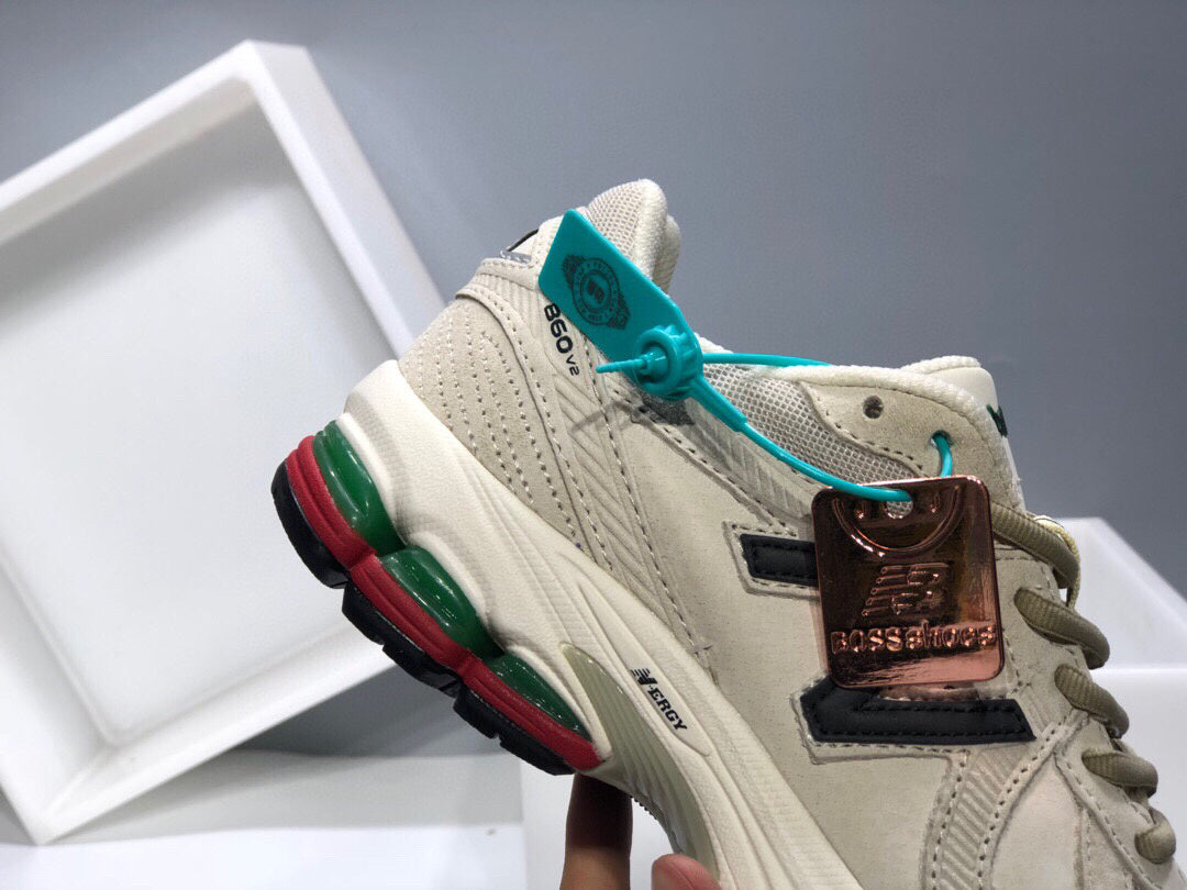 New Balance 860