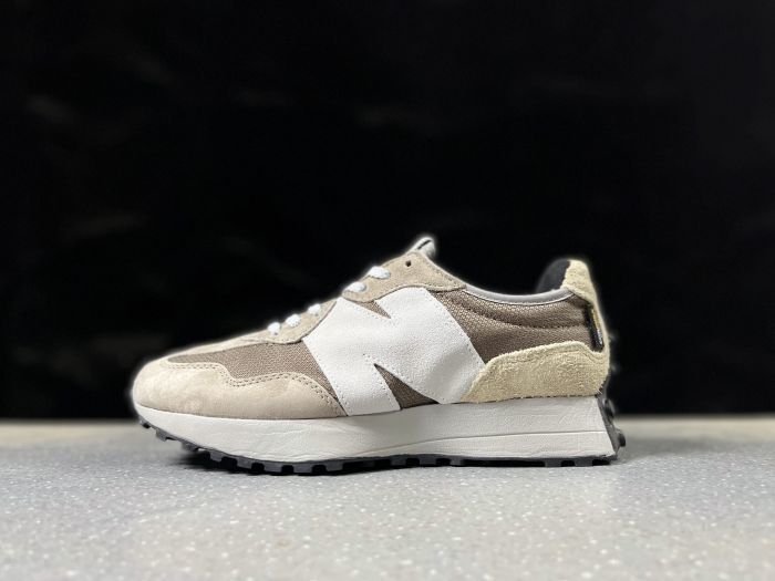 New Balance 327