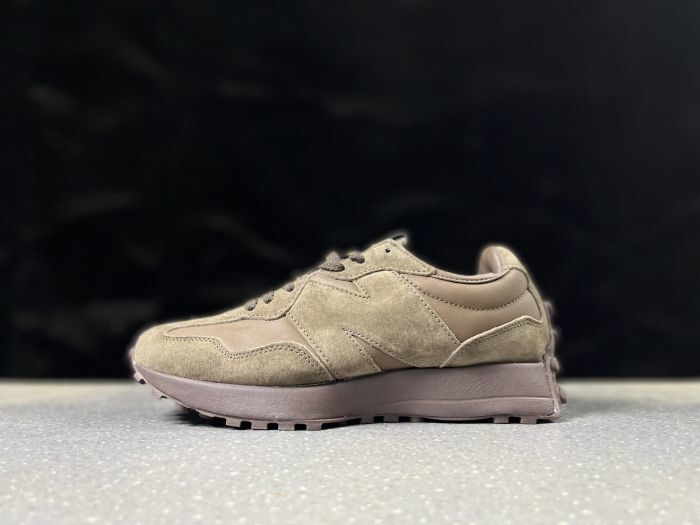 New Balance 327