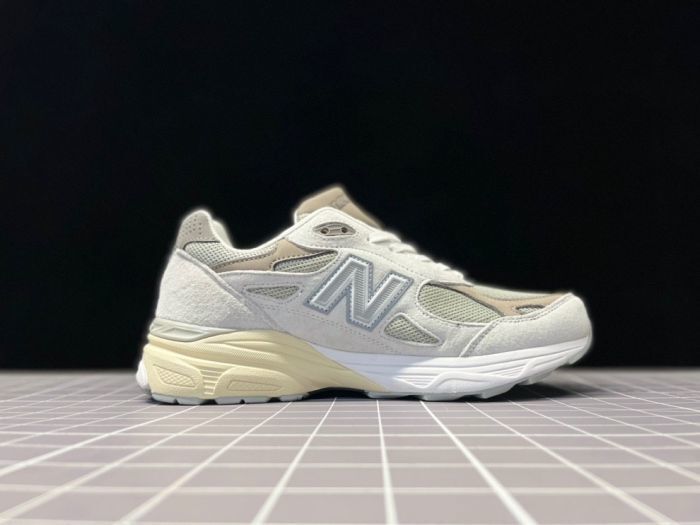 New Balance 990