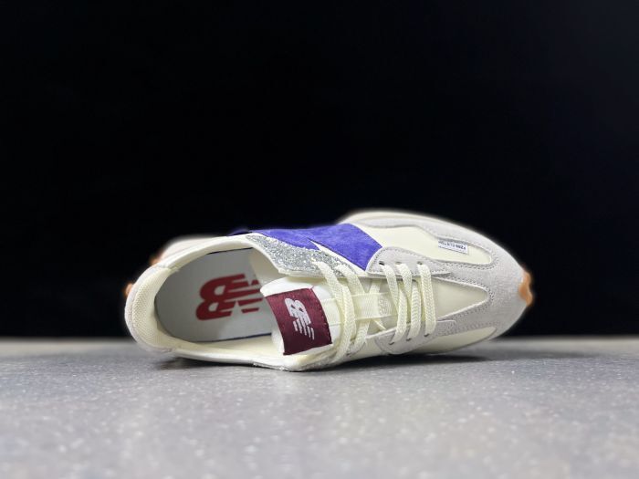 New Balance 327