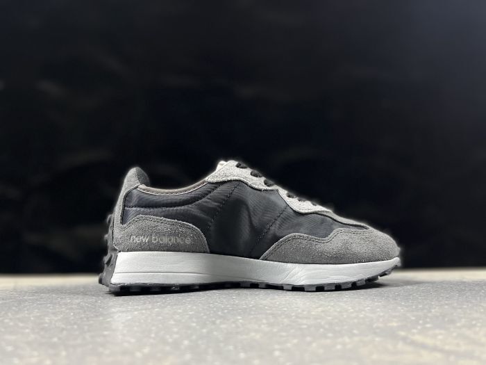 New Balance 327