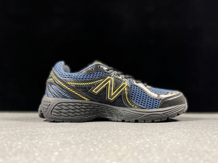 New Balance 860