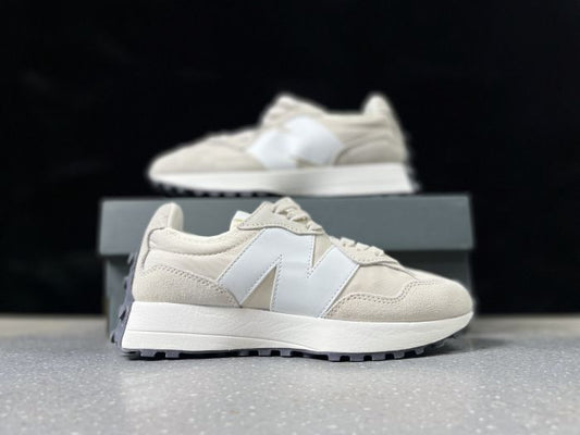 New Balance 327