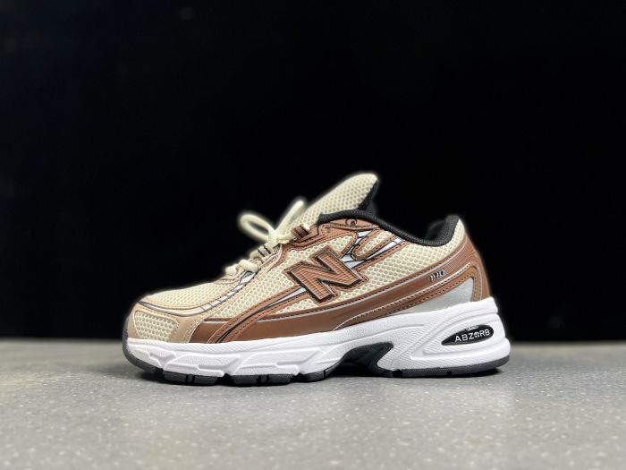 New Balance 740