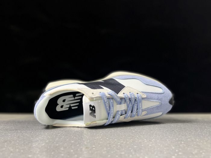 New Balance 327