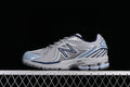 New Balance 860
