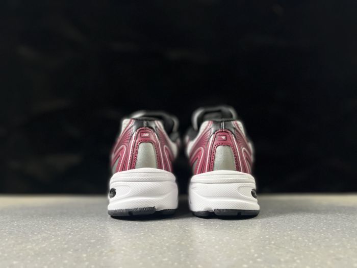 New Balance 740
