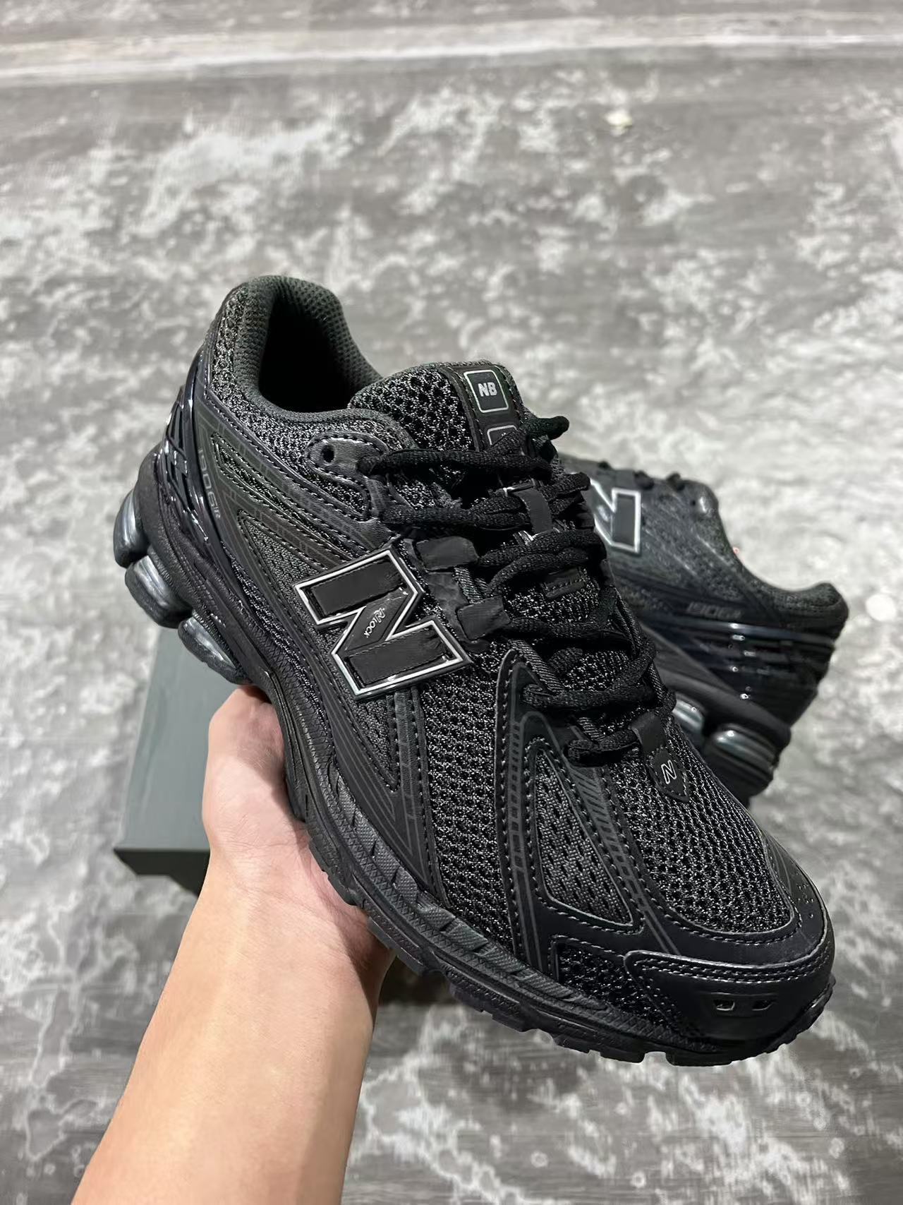 New Balance 1906R