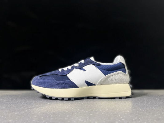 New Balance 327