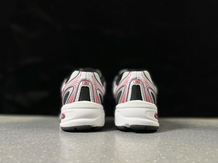 New Balance 740