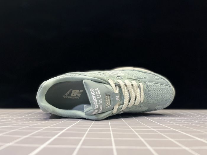 New Balance 993