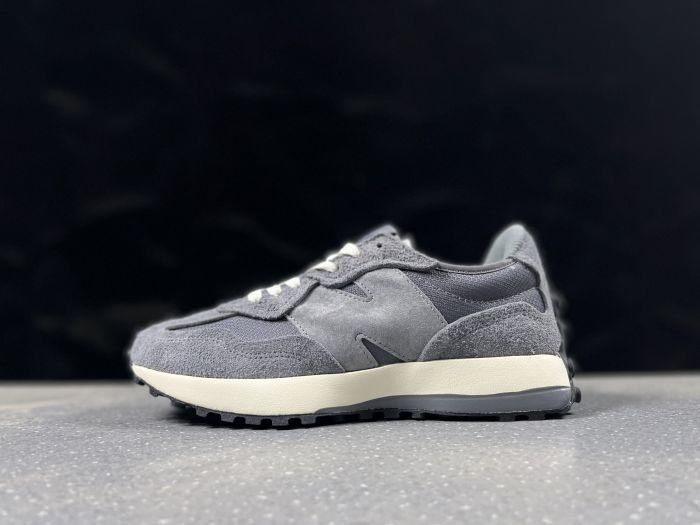 New Balance 327