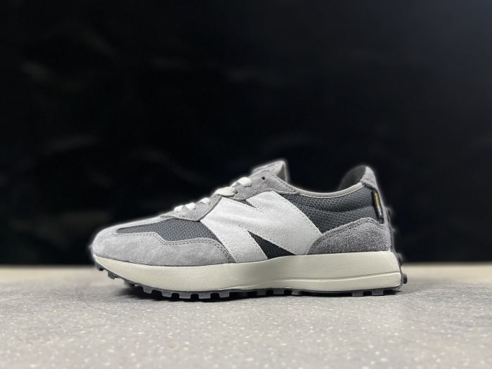 New Balance 327