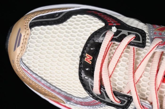New Balance 860