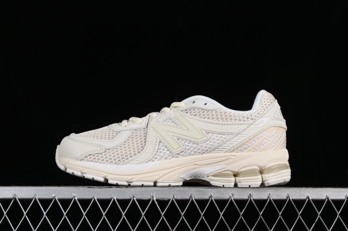New Balance 860