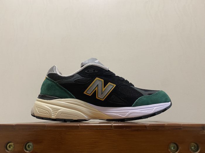 New Balance 990