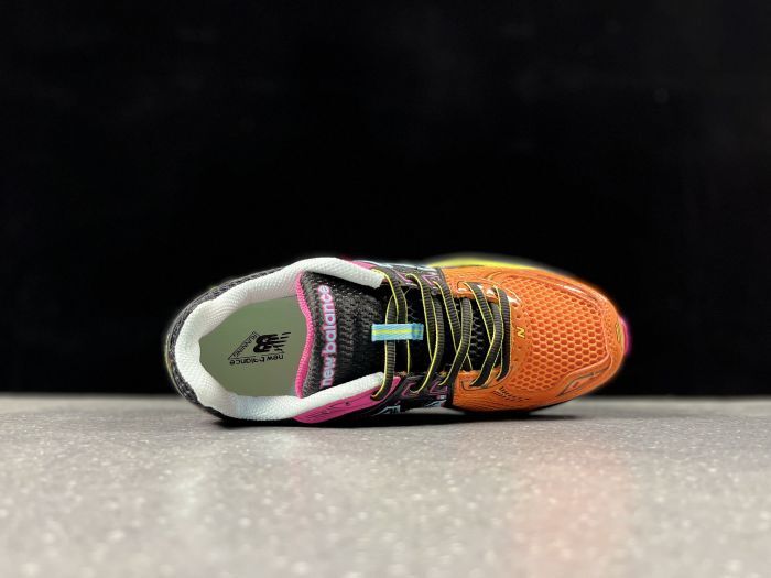 New Balance 860