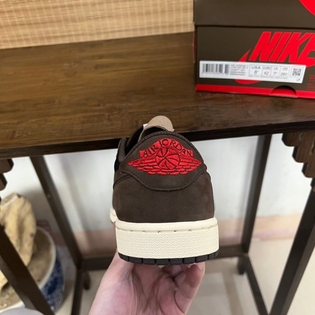 Air Jordan 1 Low Travis Scott Mocha