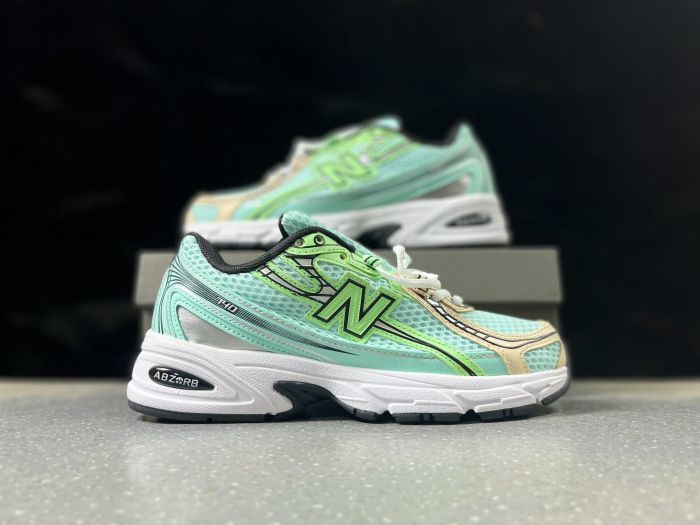 New Balance 740