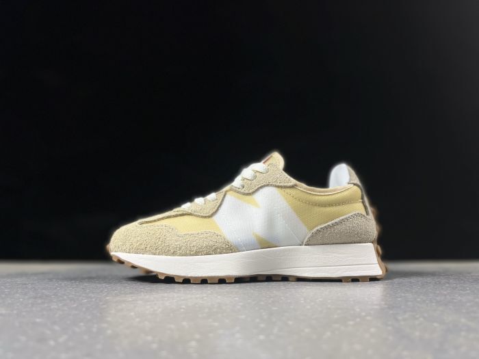 New Balance 327