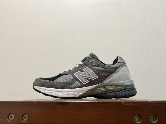New Balance 990